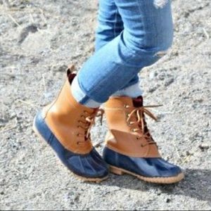 Charles Albert Duck boots size 9